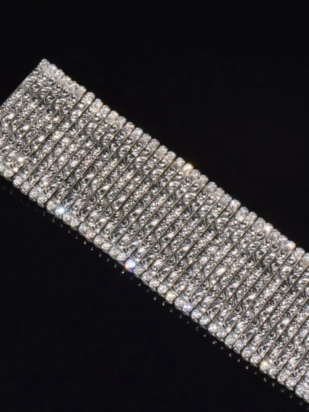 Rare Roberto Coin Natural 3.20CT Diamond Floral Scroll Work 18K Gold Bracelet